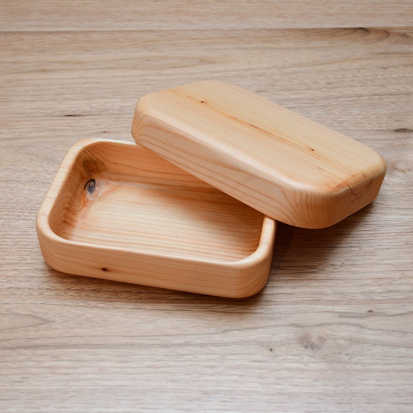 ひのきの弁当箱